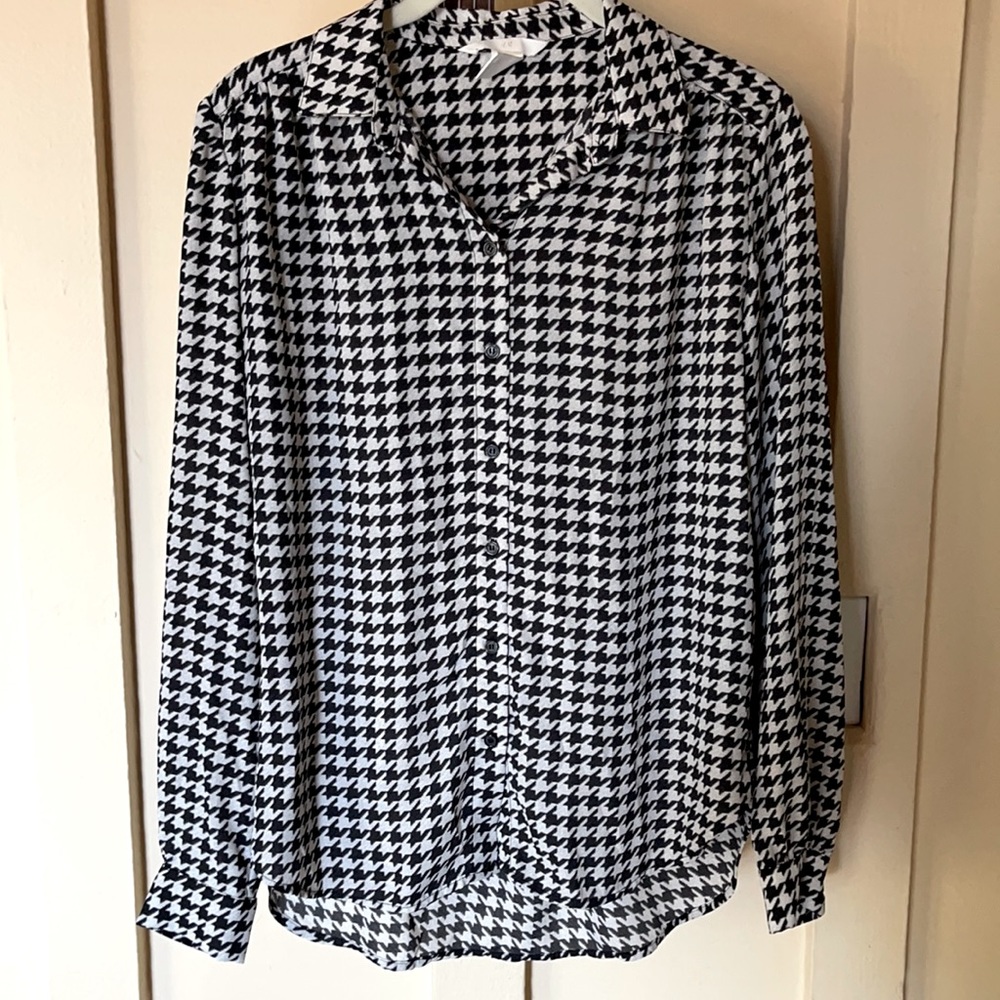 H&M Houndstooth Button-Down Long Sleeve Shirt